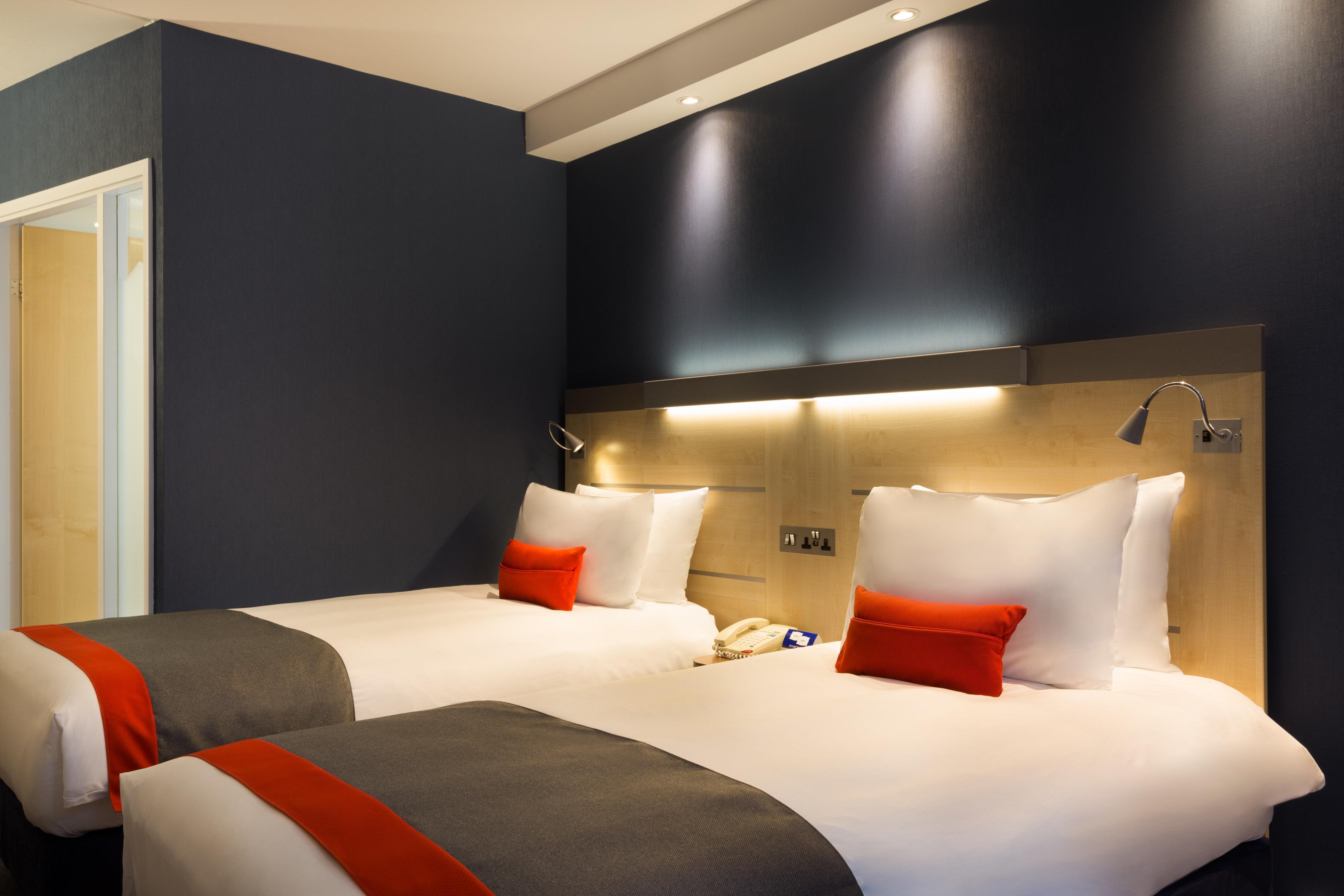 Holiday Inn Express London - Watford Junction By Ihg Exterior photo